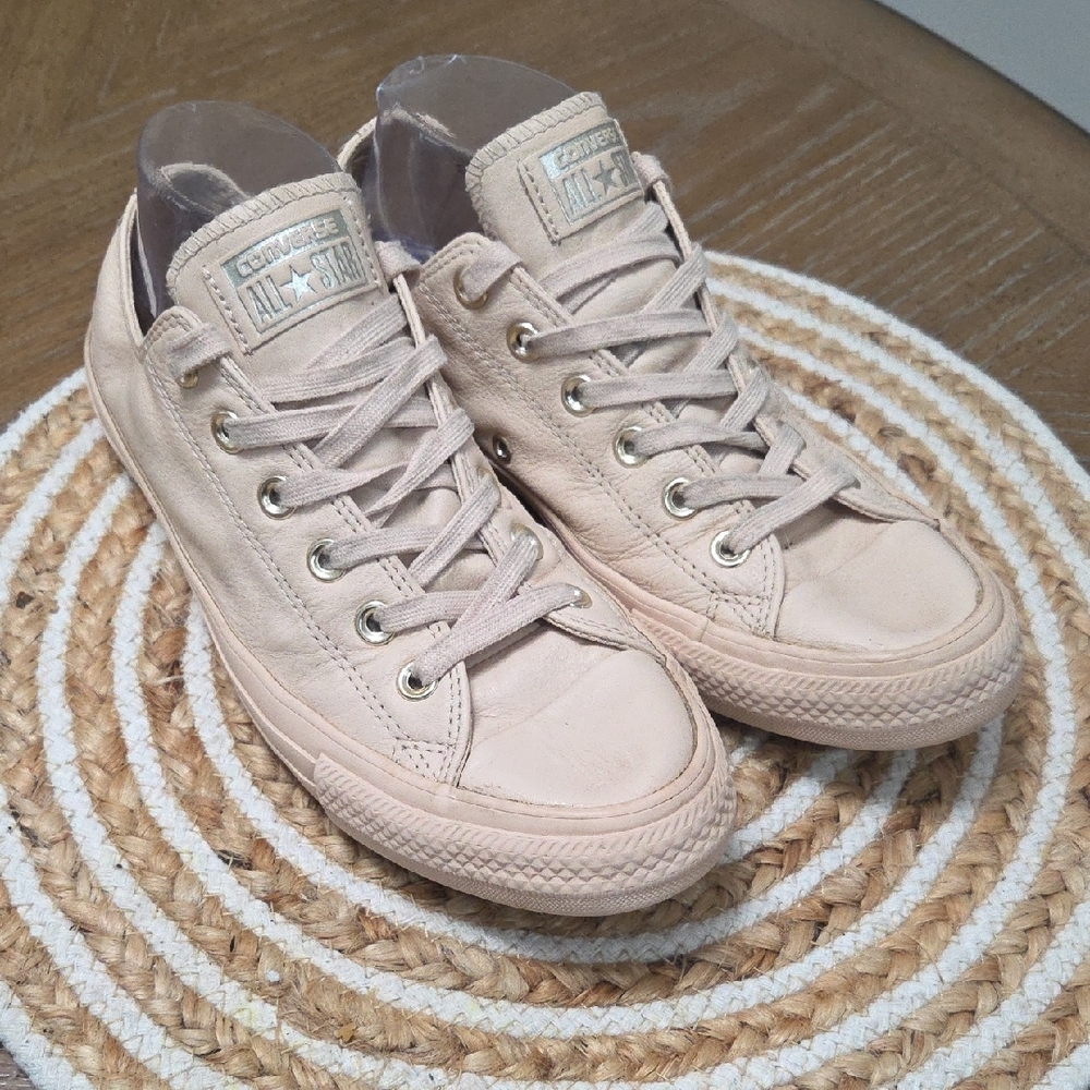Converse All Star Leather Particle Beige Colorway Lowtops, Unisex 9W/7M